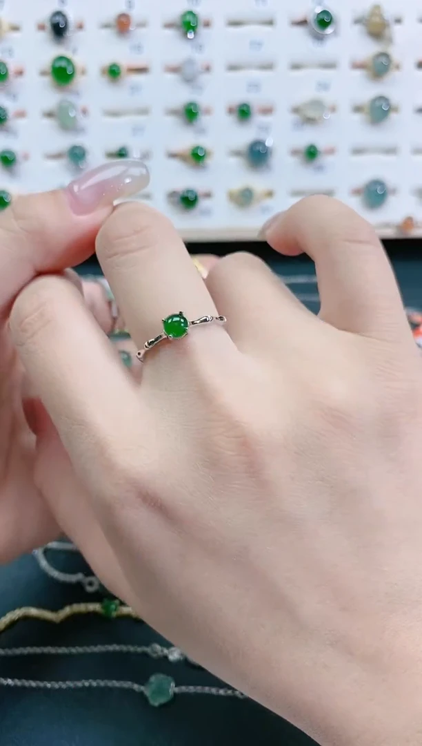 翡翠戒指银S925镶嵌天然翡翠