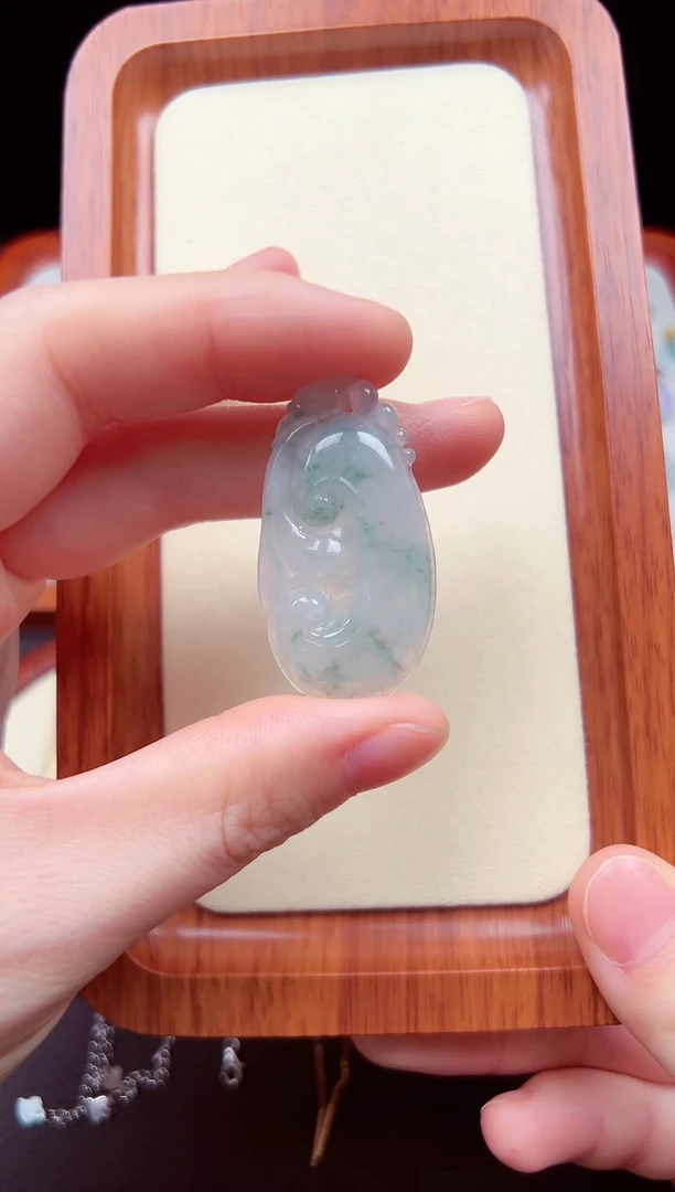 【闪购商品】翡翠颈饰未镶嵌如意