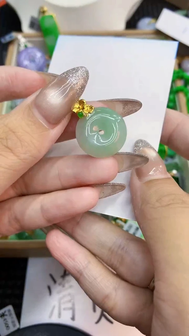 颈饰未镶嵌翡翠1