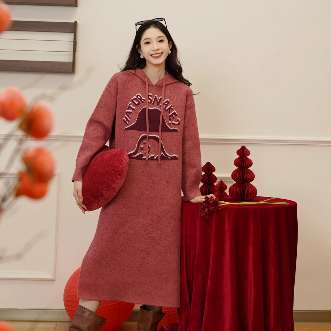 两三事意外惊喜 连帽红色过年保暖连衣裙S24DLY293