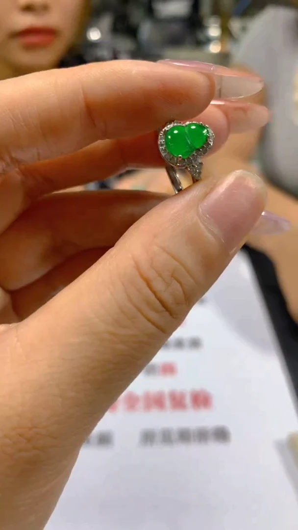 翡翠戒指未镶嵌多样性发一