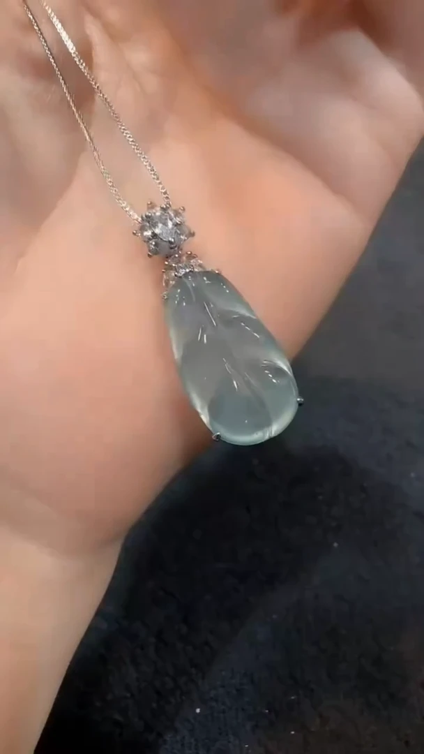 翡翠未镶嵌吊坠(不含链)多样性发货其一不含链