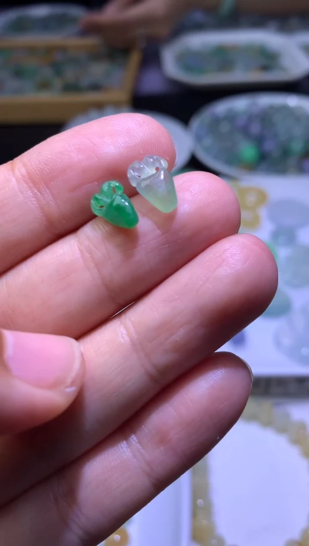 未镶嵌定制翡翠毛货