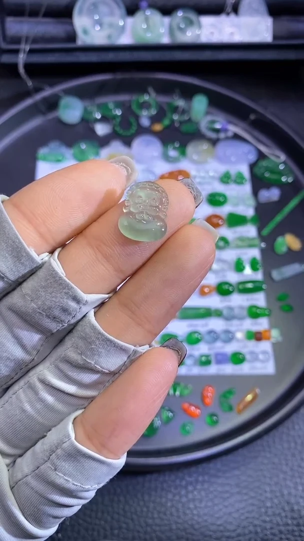 未镶嵌挂件翡翠佛公