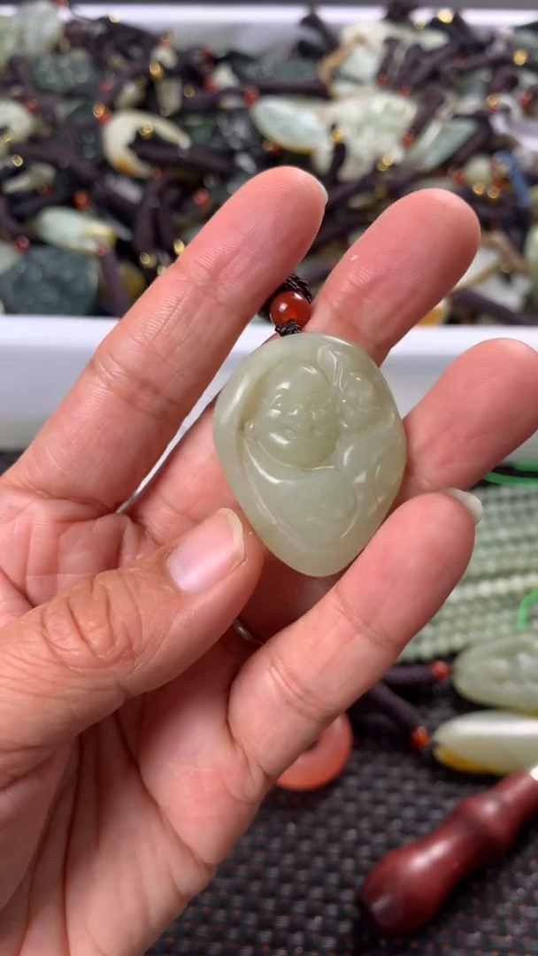 【闪购商品】和田玉颈饰未镶嵌多样性发货没有证书拍一发一有瑕