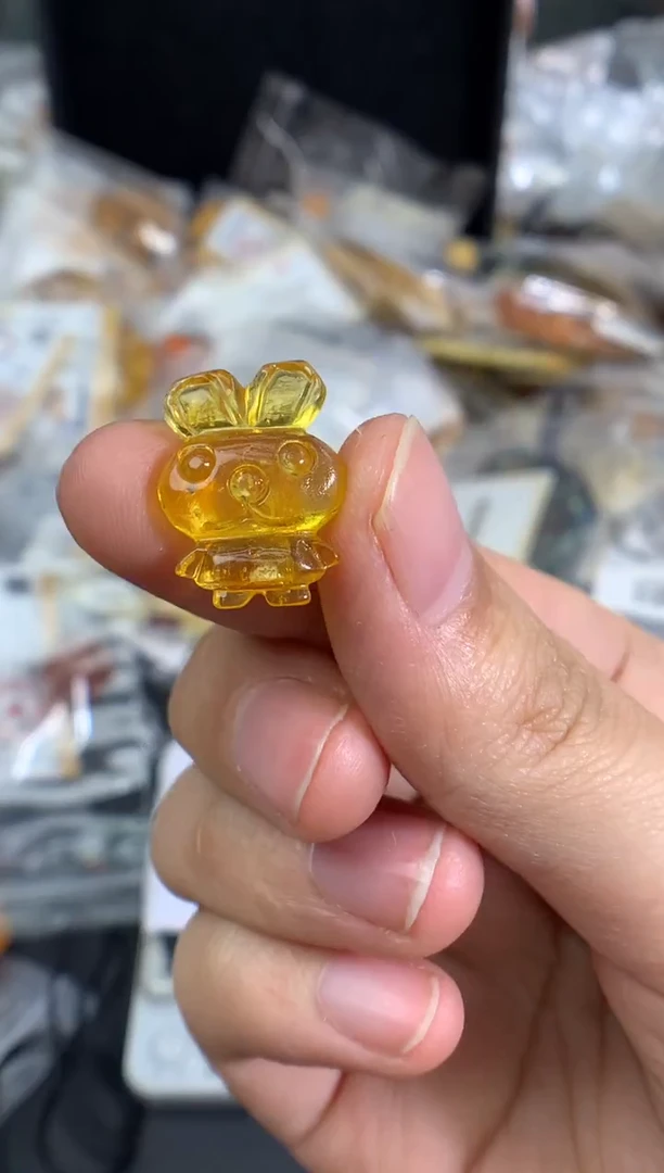 蜜蜡未镶嵌珠宝奇石1