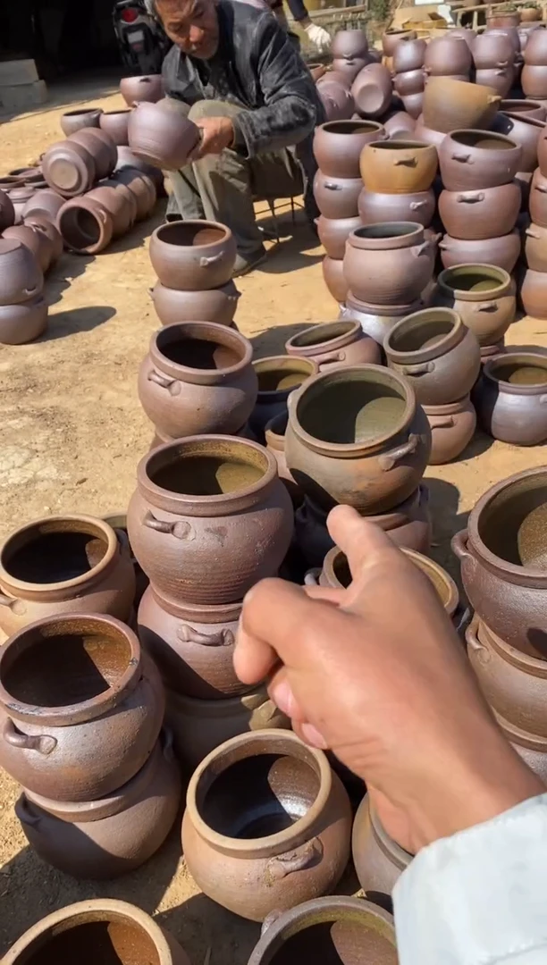 【闪购商品】陶1.6升圆锅带盖子带釉款