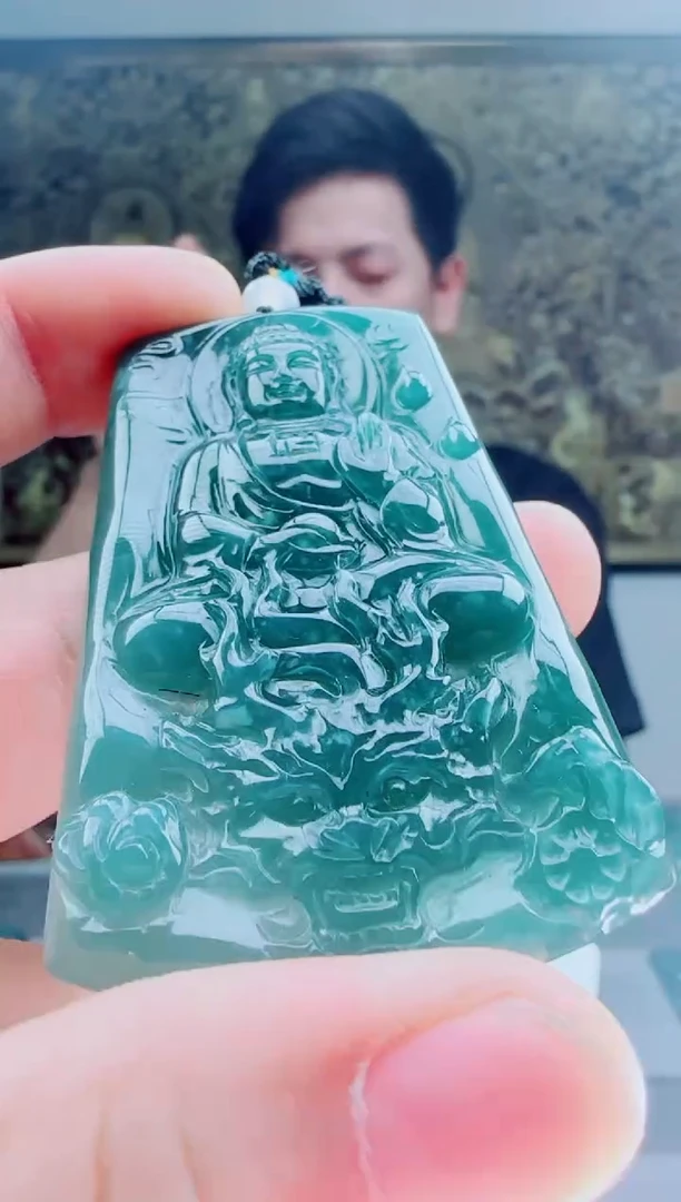 翡翠未镶嵌颈饰