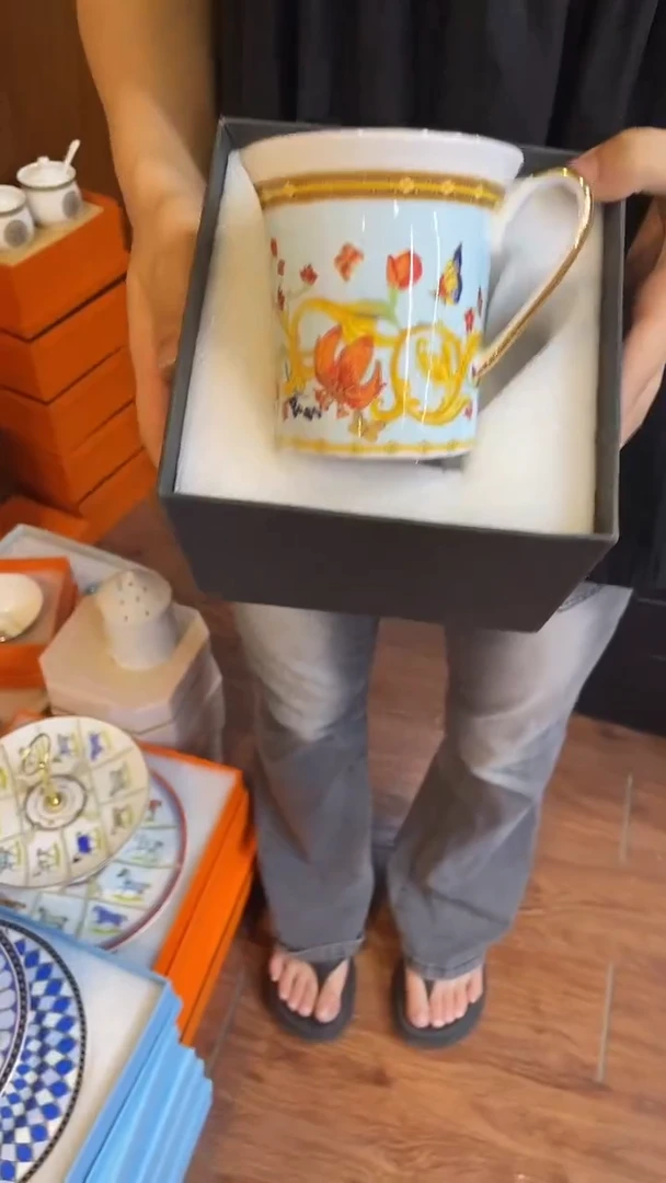 杯鸿辉家品牌瓷器，京东包邮！