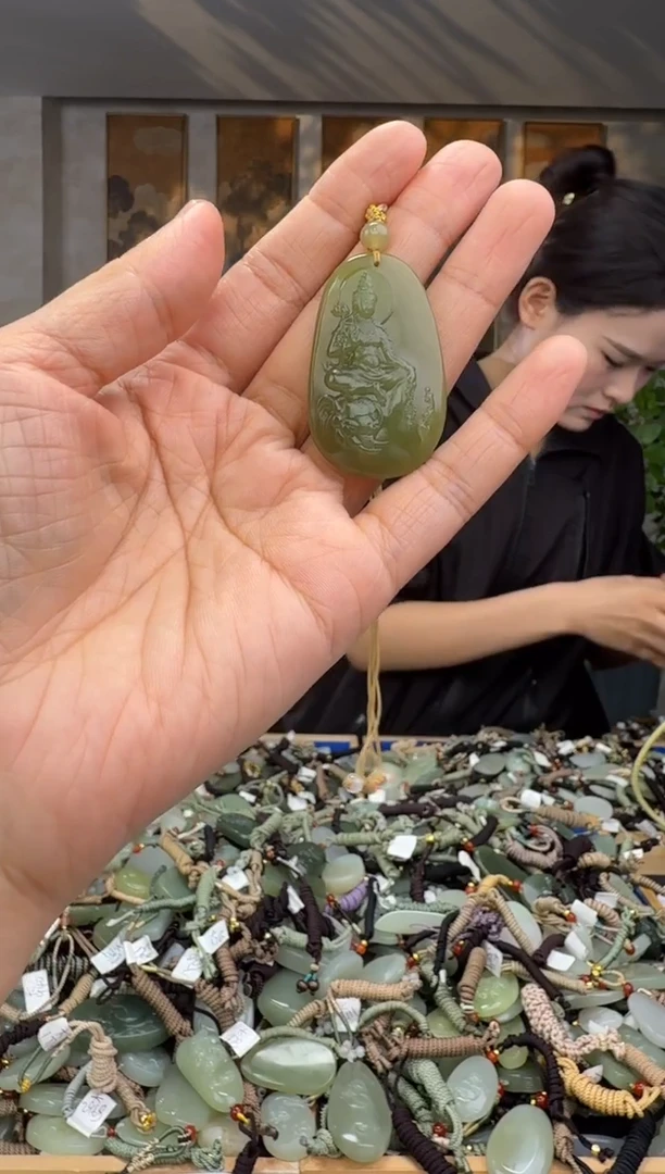 未镶嵌和田玉挂件拍一发一