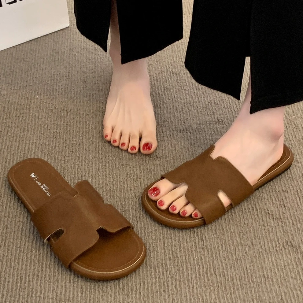 小众凉拖鞋女2025新款夏季外穿时尚高级感法式软平底拖鞋勃肯凉鞋