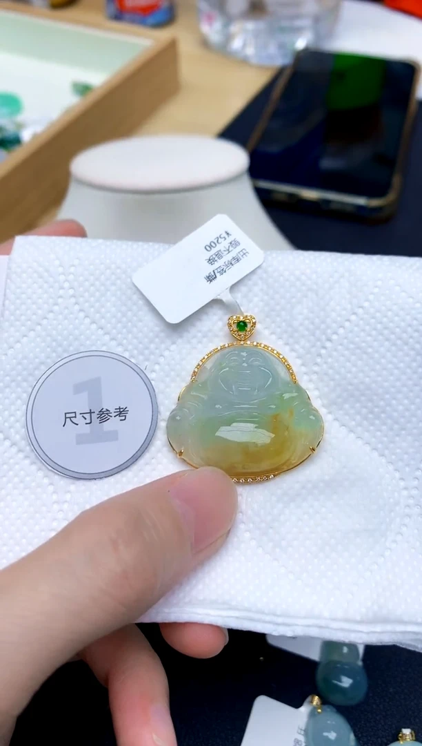 颈饰18K金镶嵌翡翠用****1天然A货翡翠