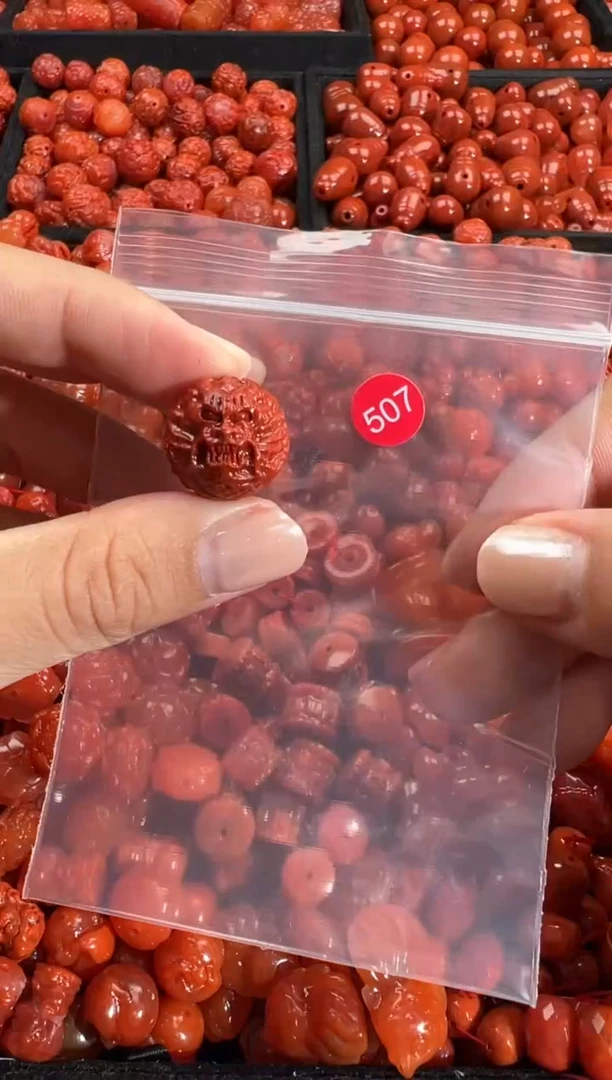 颈饰未镶嵌南红玛瑙1