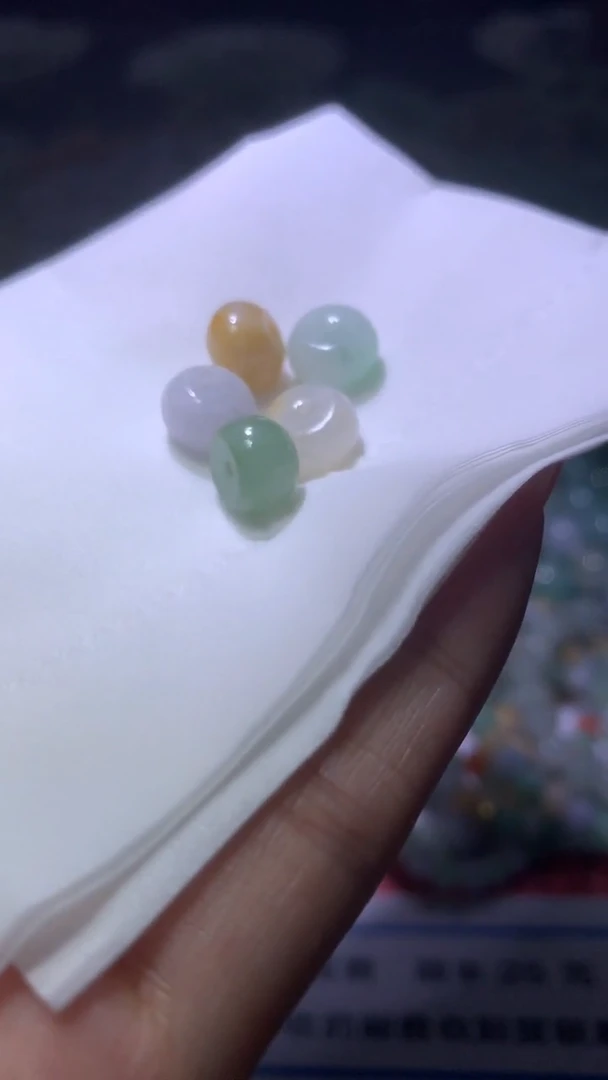 翡翠未镶嵌颈饰玉****人MXX029671