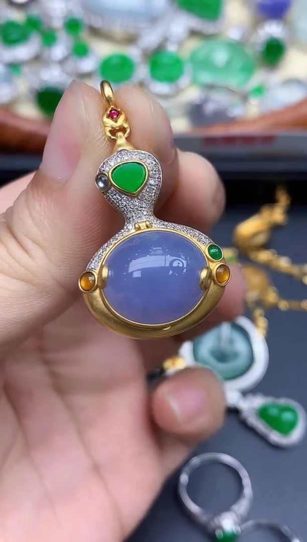 颈饰18K金镶嵌翡翠505-中国好珍宝