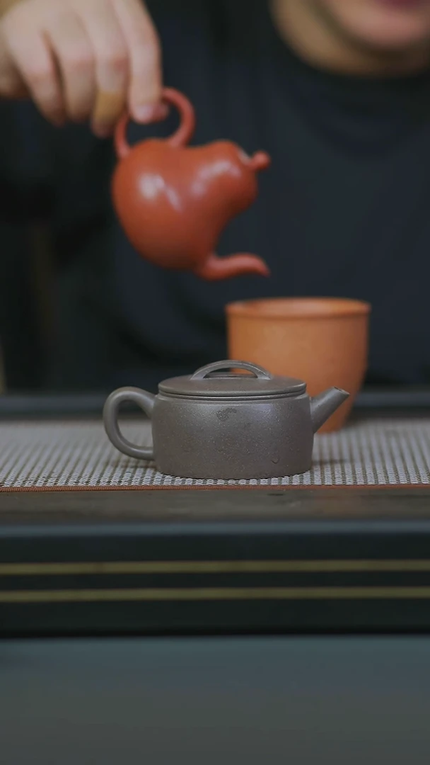 茶壶紫砂半手蟹壳青汉瓦150cc