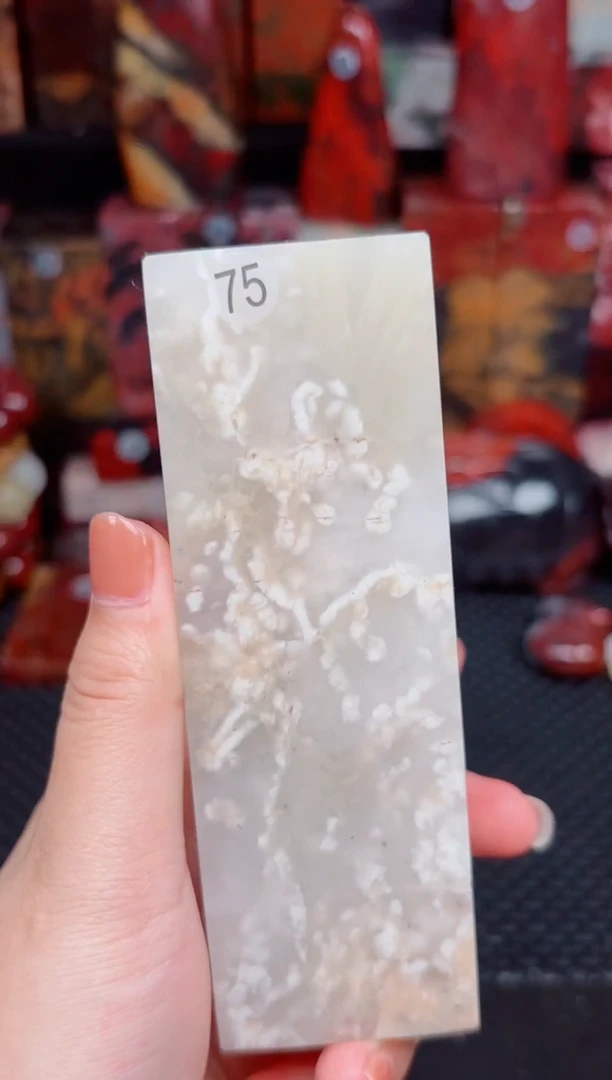 玉桂林鸡血玉素章摆件75