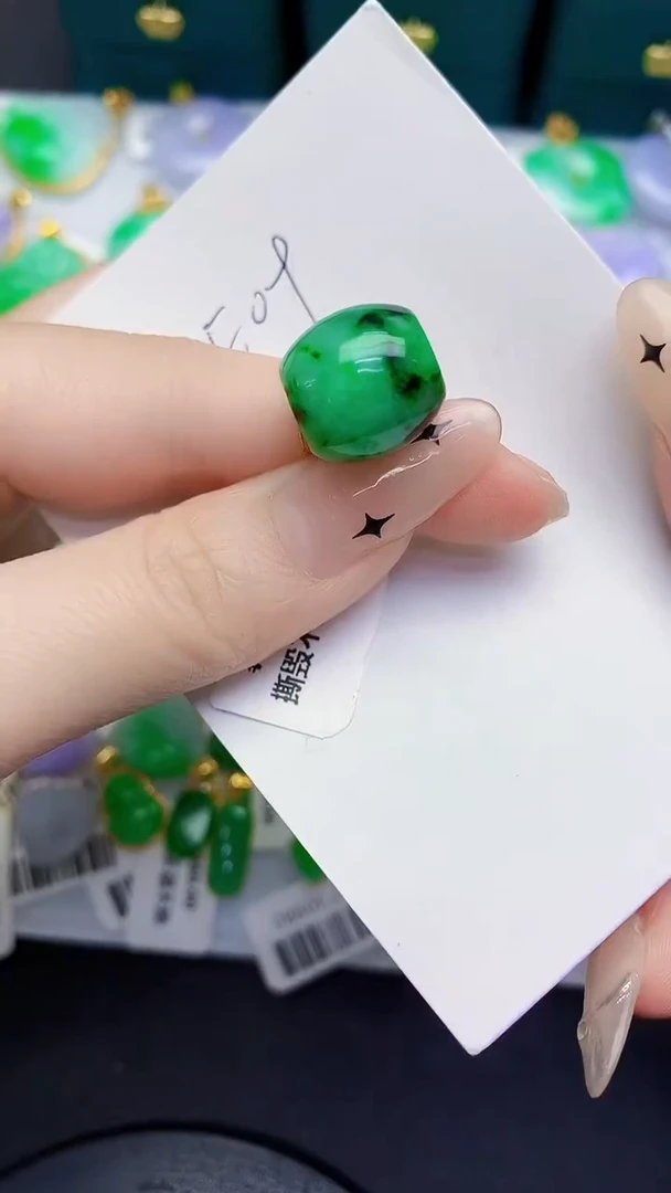 颈饰未镶嵌翡翠缅甸天然翡翠A货