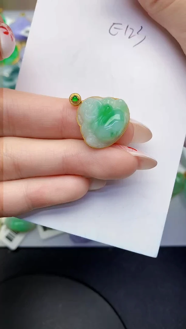 【闪购商品】翡翠颈饰18K金镶嵌0000000000