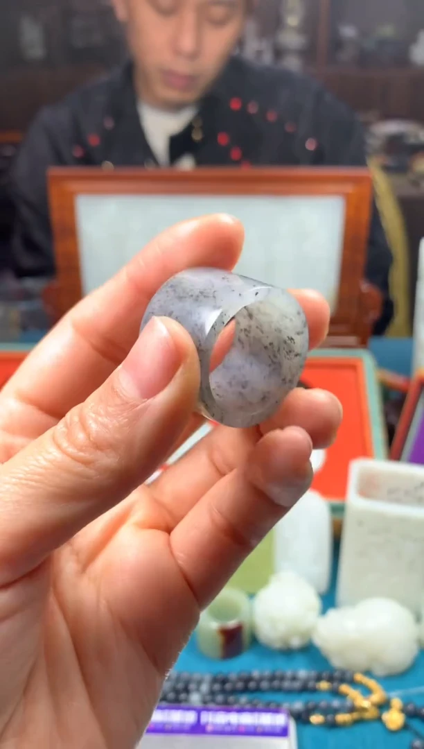 颈饰未镶嵌和田玉拍一发一