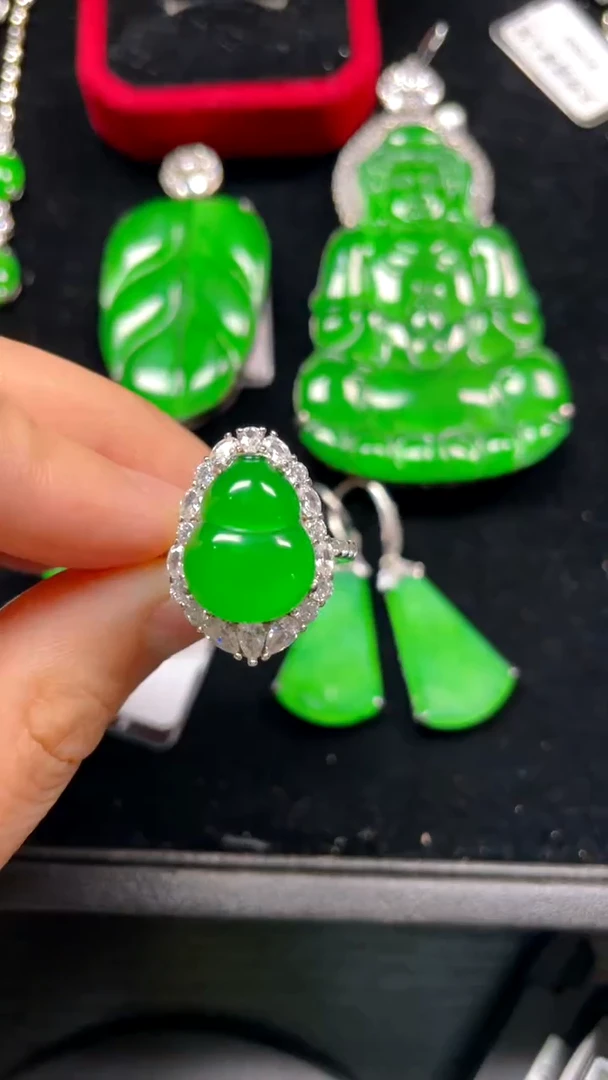 【闪购商品】翡翠颈饰银S925镶嵌戒指