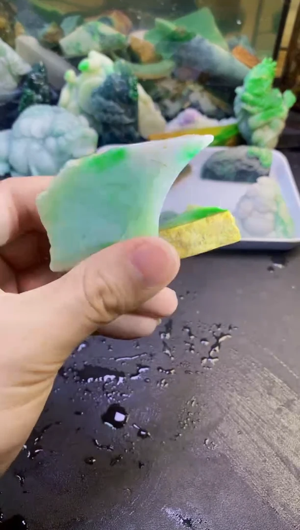 翡翠挂件未镶嵌天然翡翠001