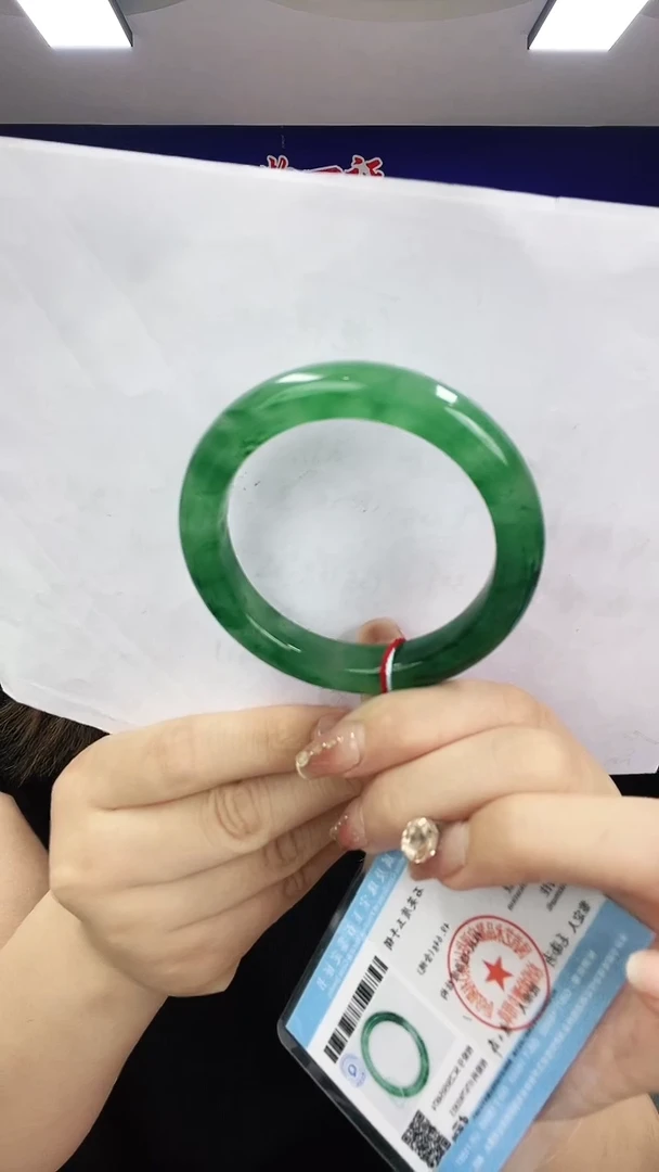 石英质玉（非洲翠）手镯合金1