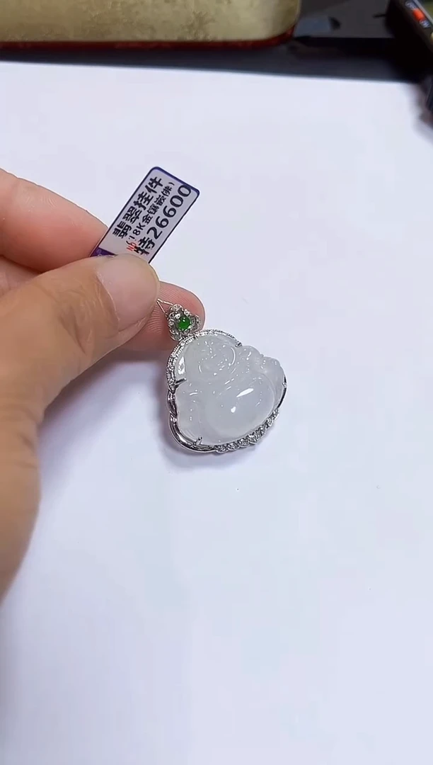 颈饰未镶嵌翡翠佛公