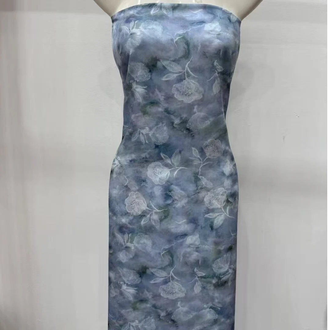 【小石】65支绫罗贡缎棉绸布料淡蓝手绘玫瑰（不支持7天无理由退换）