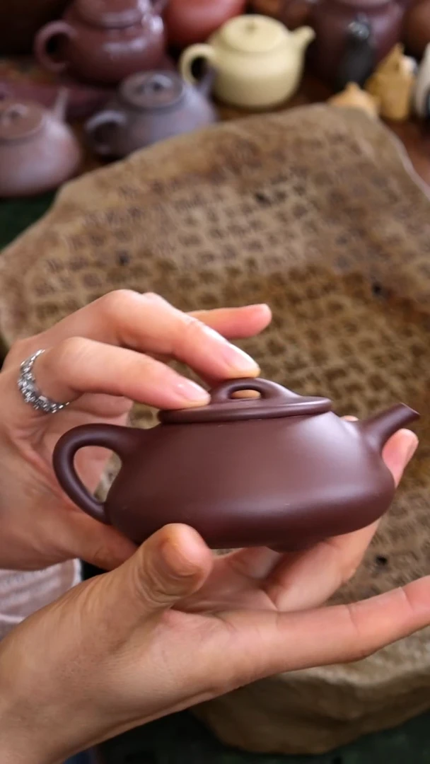 紫砂张月《老紫泥景州石瓢》