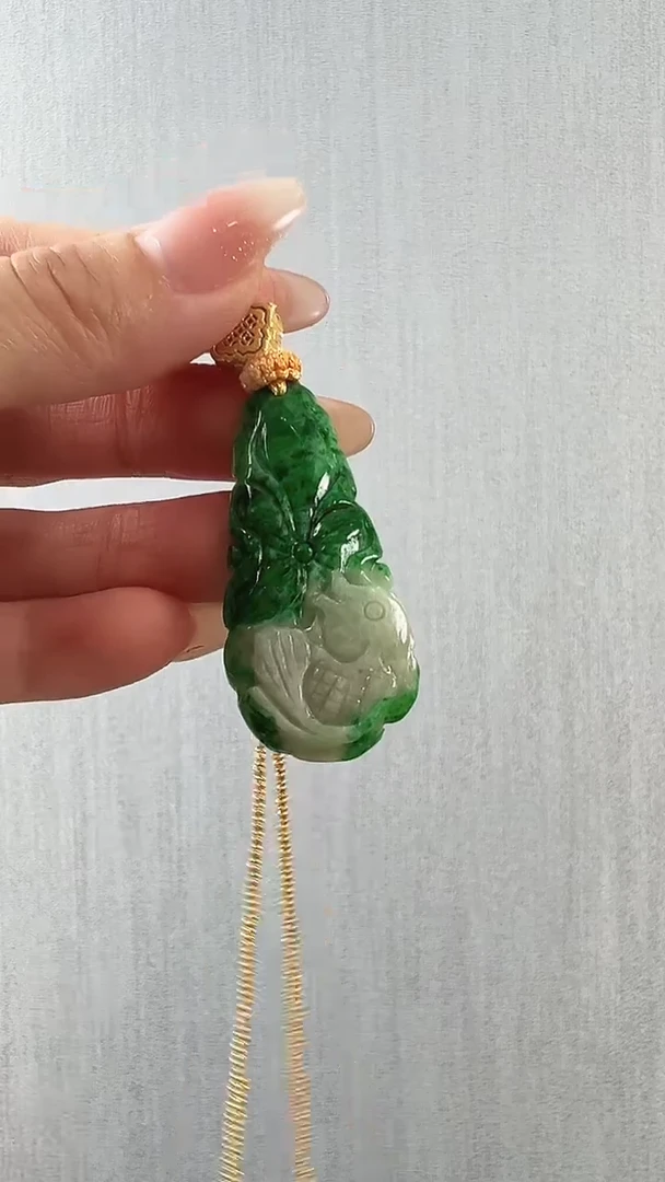 颈饰未镶嵌翡翠荷花鱼