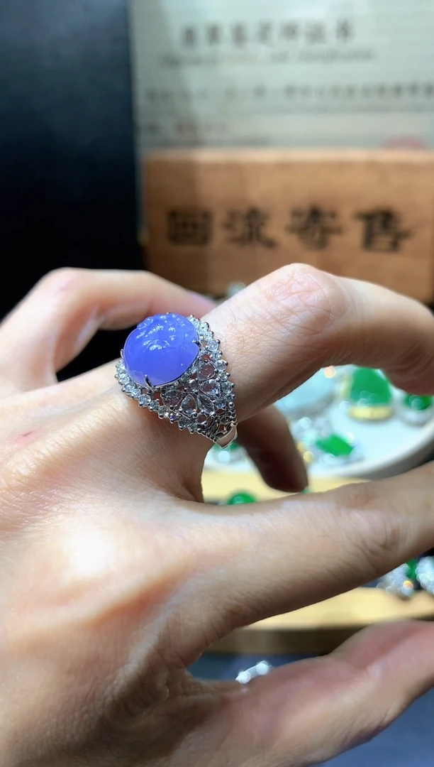 18K金镶嵌定制翡翠团购