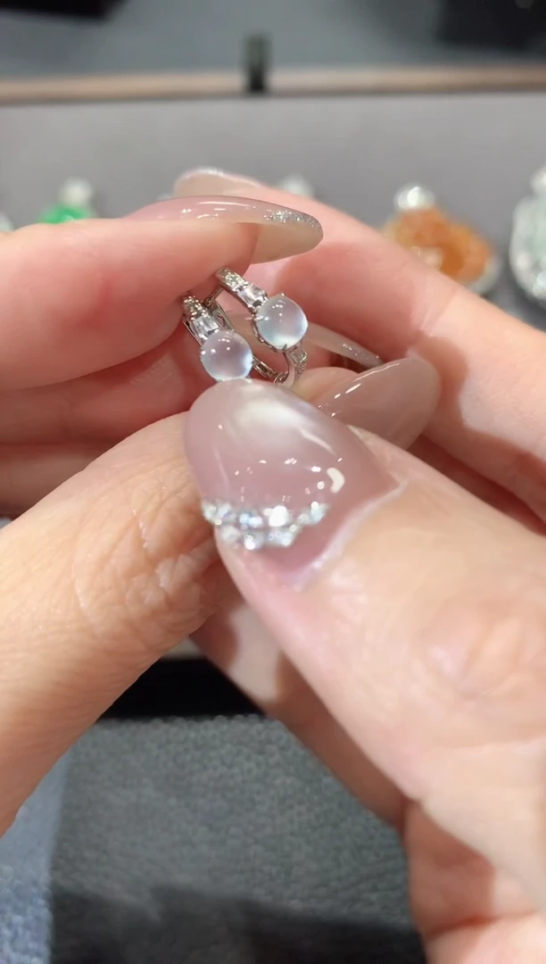 18K金镶嵌翡翠耳饰a6