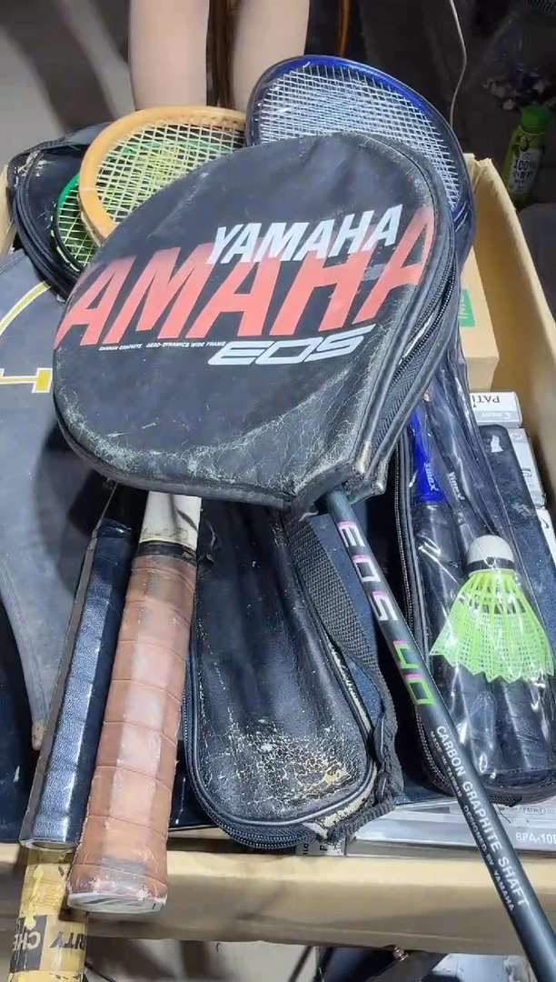 8新格****坊   910中古商品，瑕疵品，不保好坏。