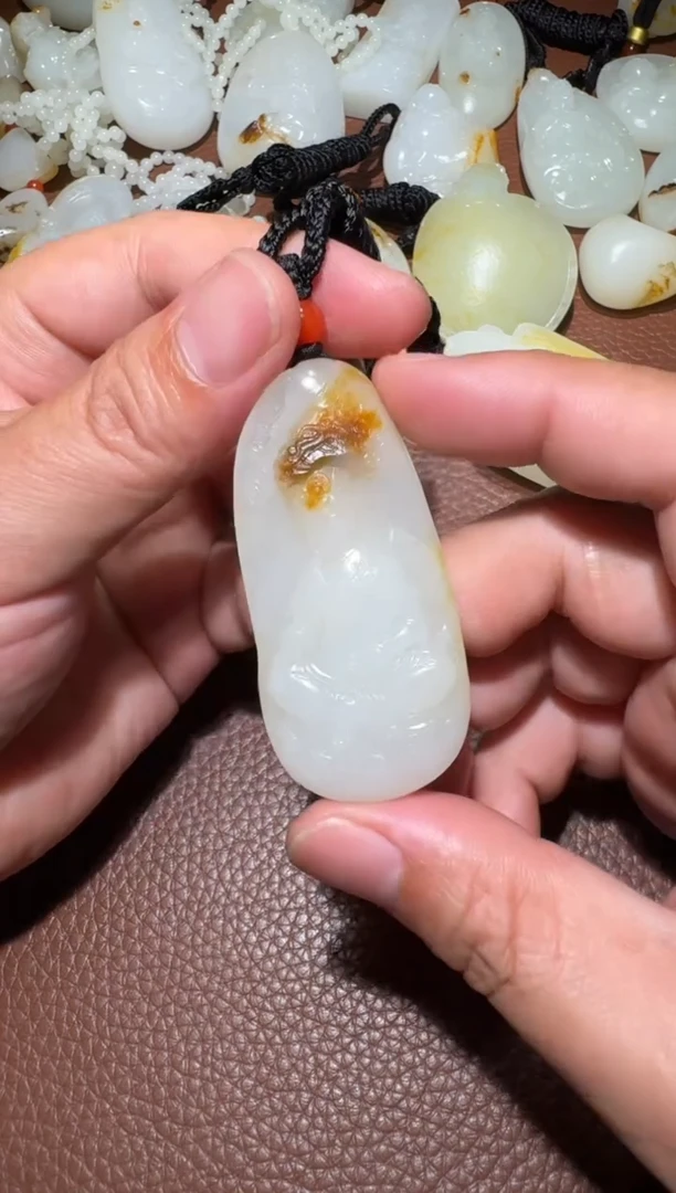 未镶嵌和田玉挂件和田玉