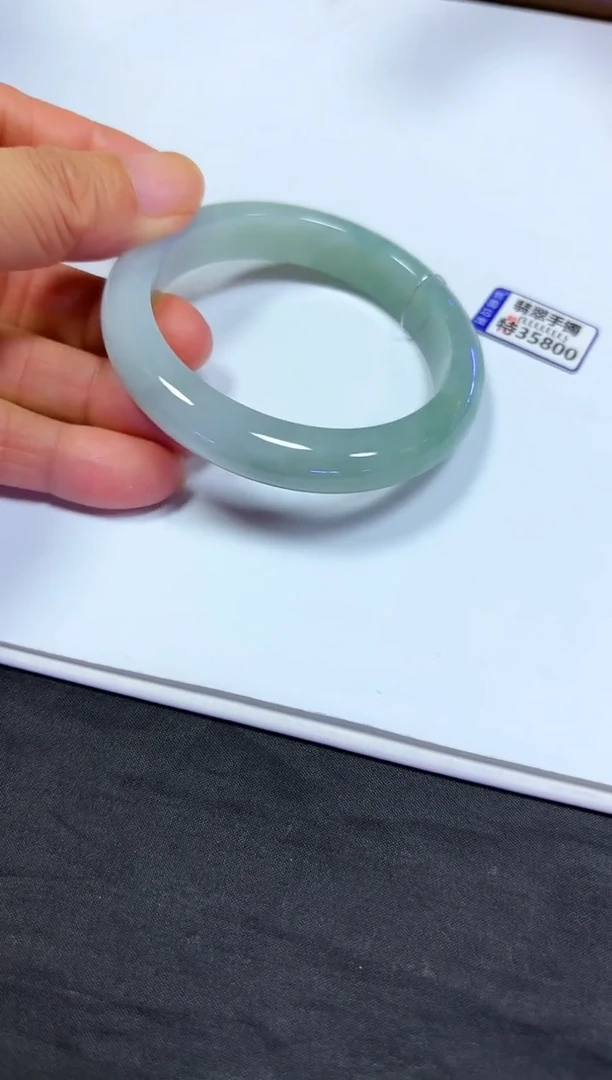 颈饰未镶嵌翡翠58.3手镯