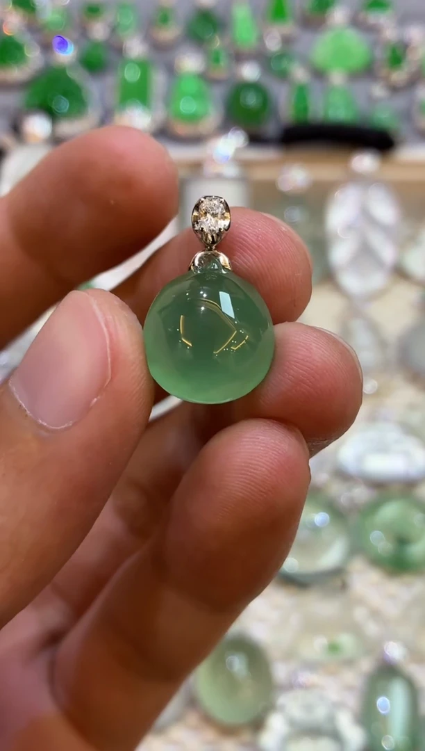 吊坠(不含链)18K金镶嵌翡翠瓜