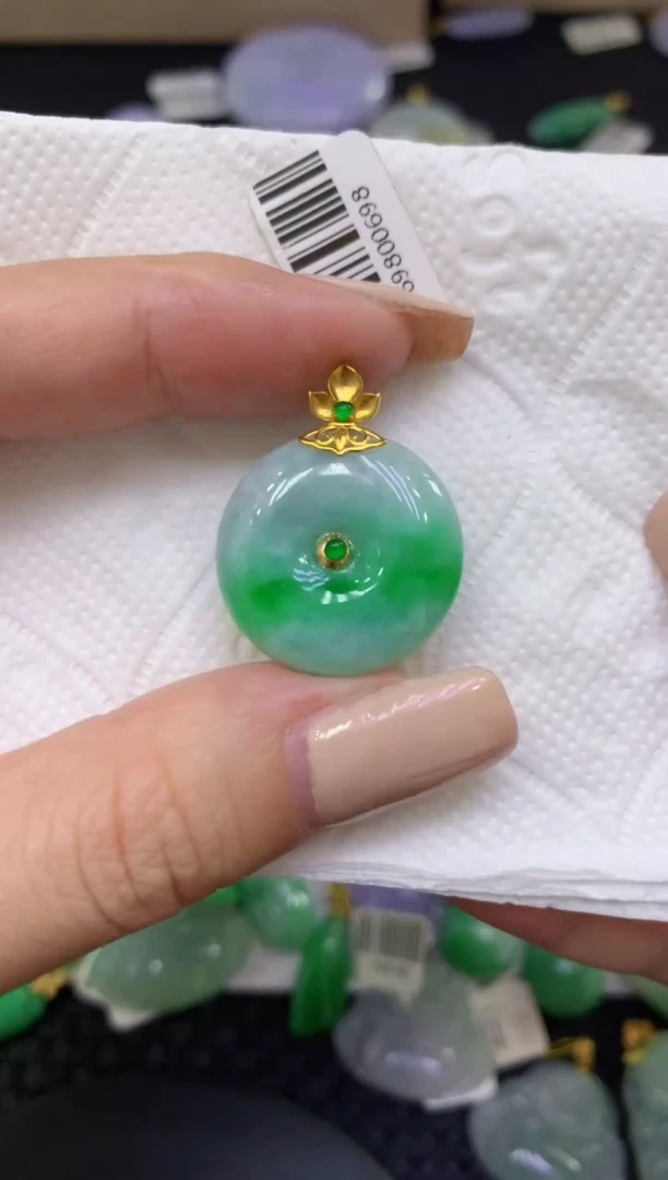 颈饰18K金镶嵌翡翠天然缅甸翡翠A货