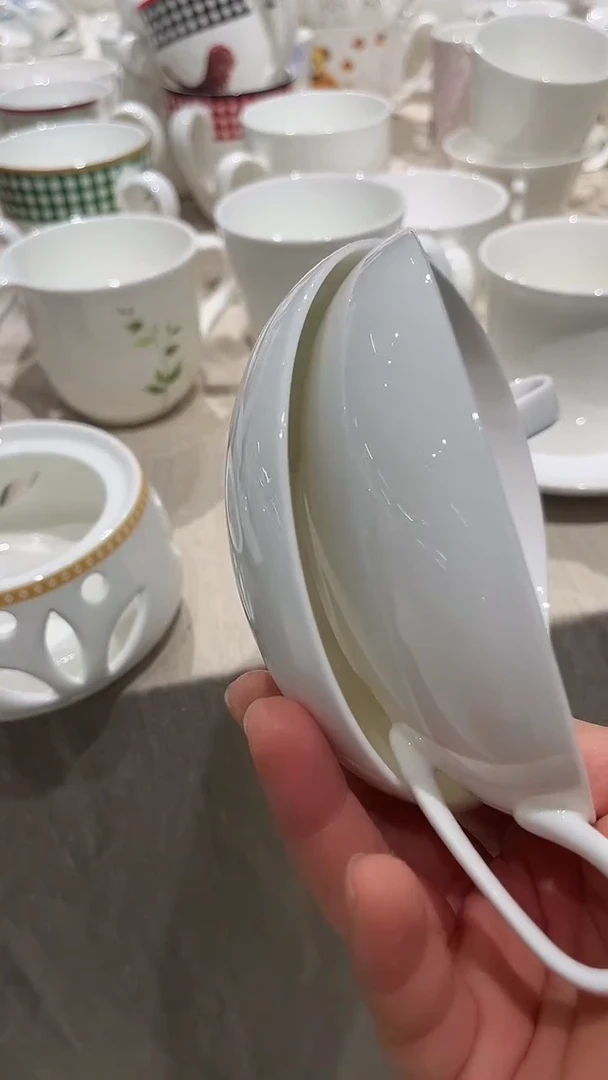 瓷白瓷杯子两只装