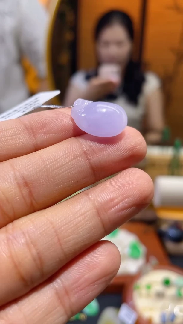 翡翠未镶嵌颈饰钱袋