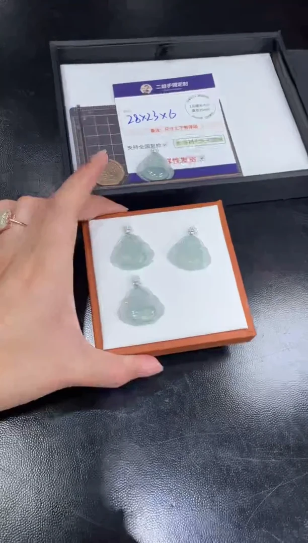 18K金镶嵌挂件翡翠佛公11/多样性发其一配链@CP