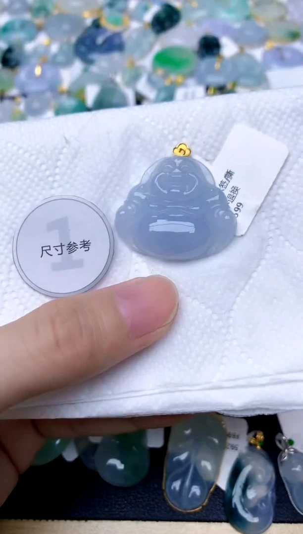 颈饰18K金镶嵌翡翠天然A货翡翠