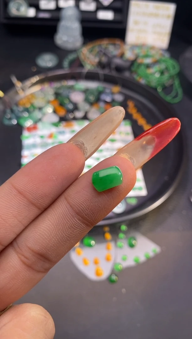【闪购商品】翡翠挂件未镶嵌马鞍