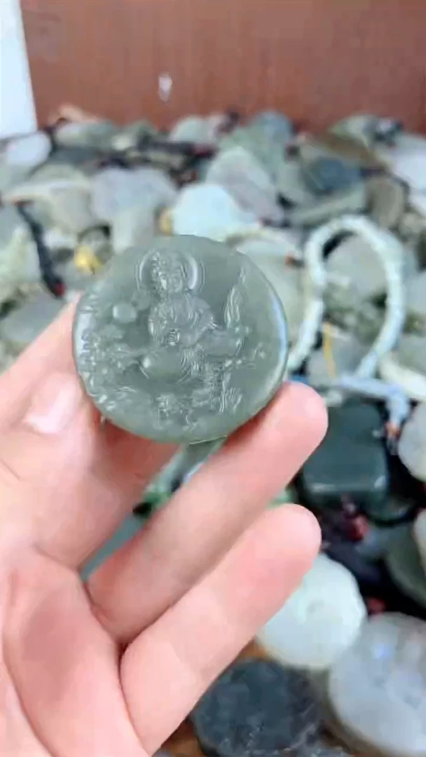 和田玉未镶嵌颈饰1