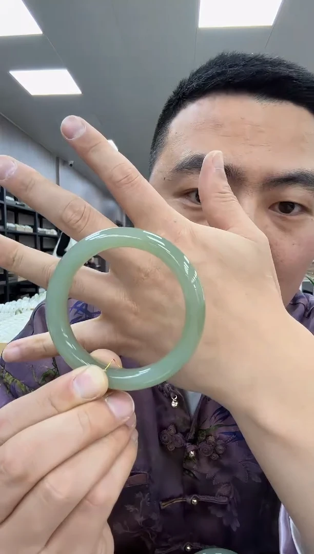 【闪购商品】和田玉手镯未镶嵌56-57  219