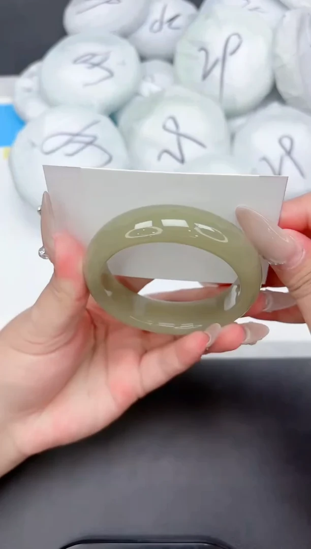 未镶嵌手镯石英质玉61-56.2