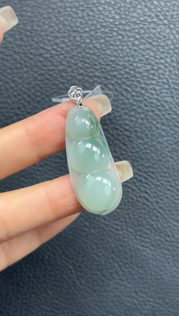 颈饰18K金镶嵌翡翠YM1340-1 福豆