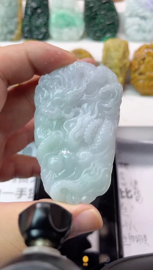 【闪购商品】翡翠颈饰未镶嵌龙牌