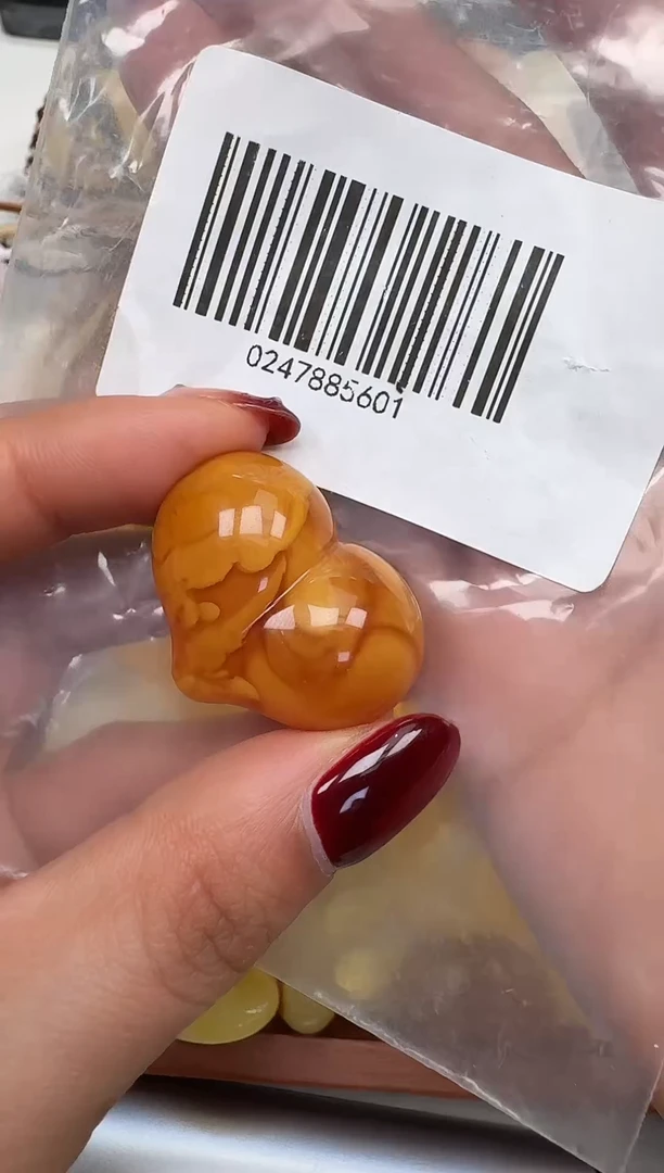 裸石琥珀未镶嵌如图