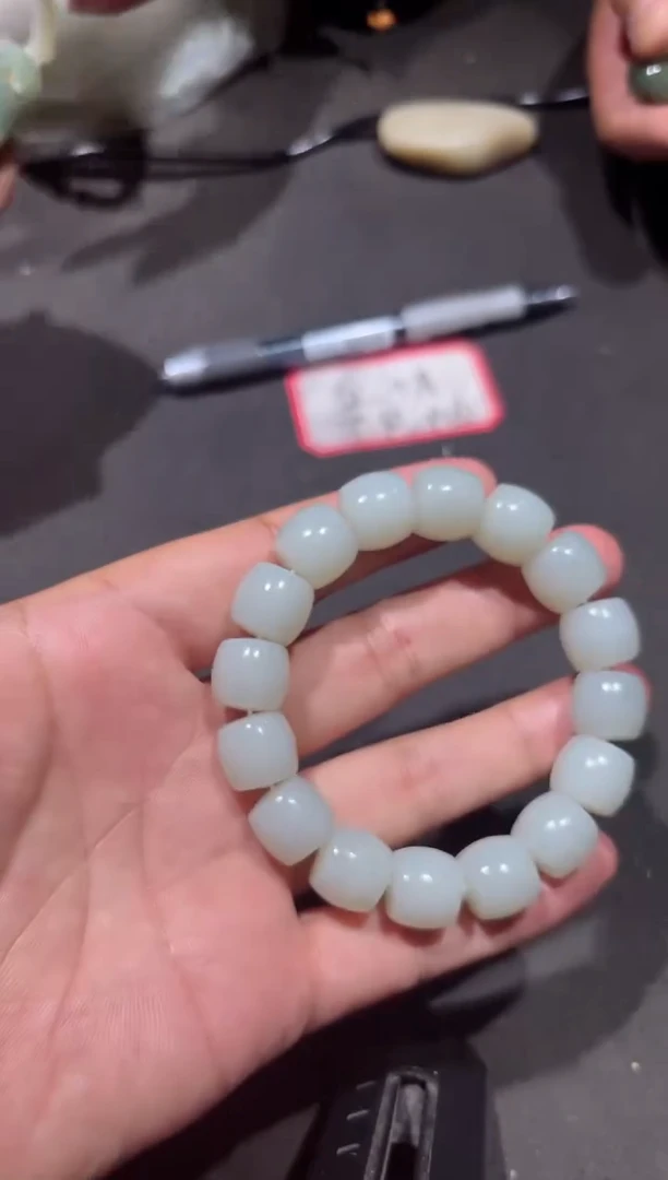 未镶嵌和田玉挂件和田玉